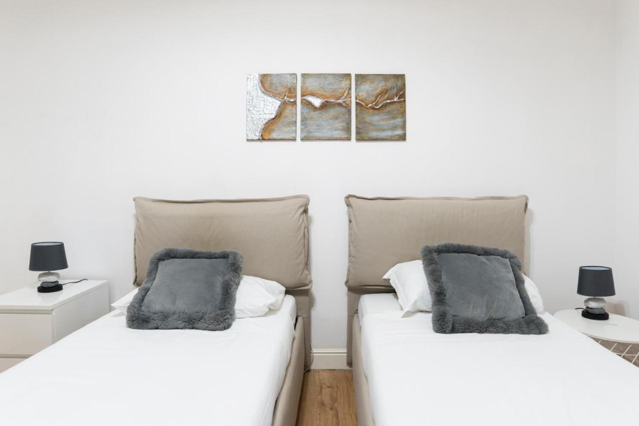 Tiber Majesty 25 Piazza Del Popolo Apartment Rome Bagian luar foto